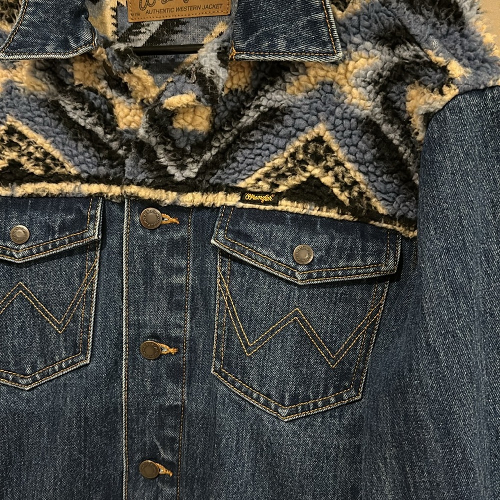 Wrangler Blue Denim Jacket with Patterned Collar - Picture 5 of 7